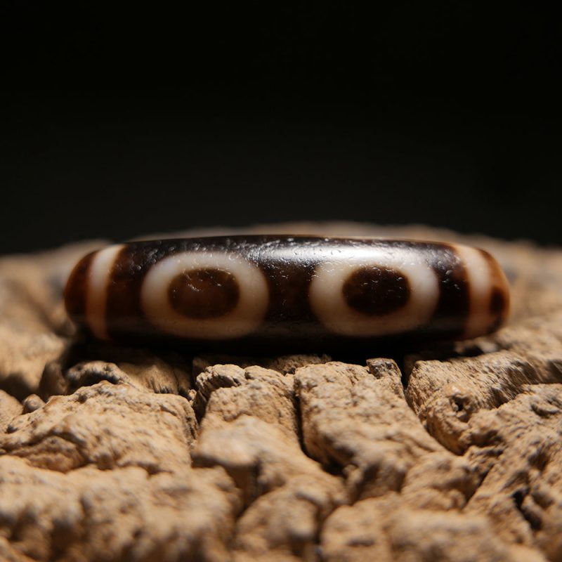 Wealth Harmony Four-Eye Dzi Pendant - Image 2