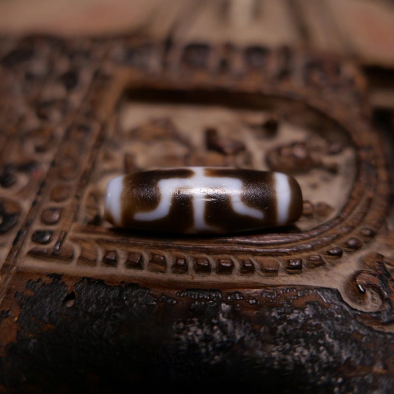 Guardian of Prosperity Pendant with Rare Benefactor Dzi - Image 2