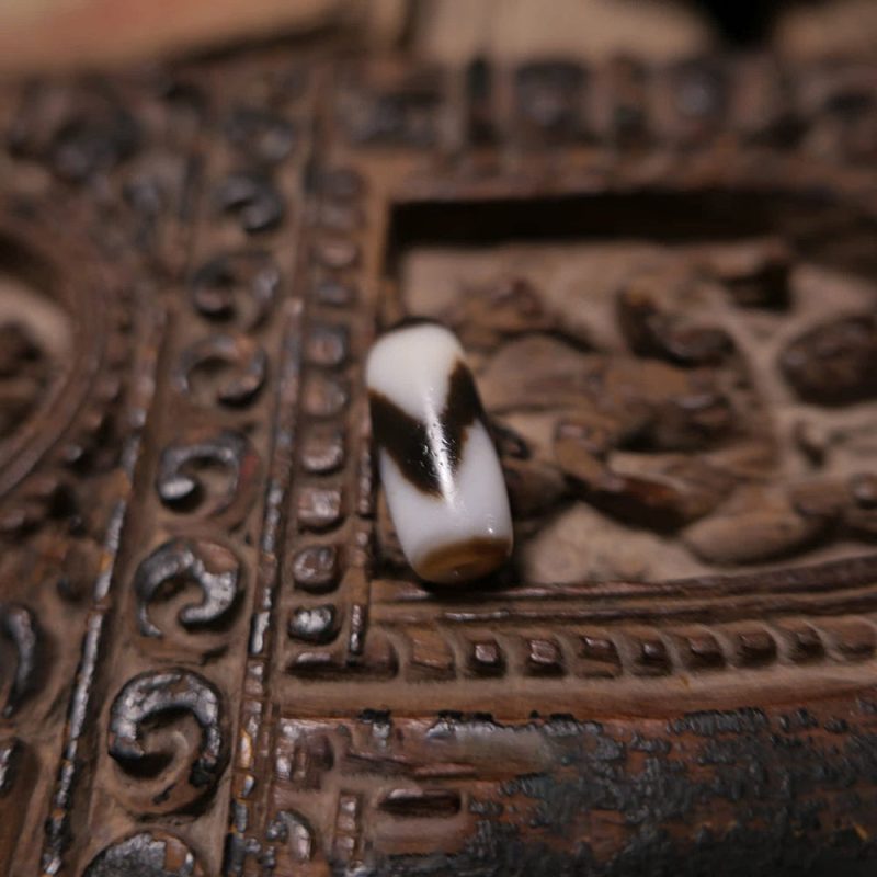 Sacred Mini Tiger Fang Dzi Pendant - Image 2