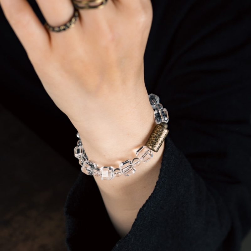 Antique Brass Clear Quartz Healing Bracelet for Energy and Vitality - Image 2