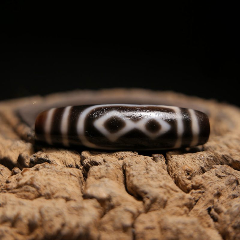 Guardian Strength Vajra Dzi Pendant - Image 2