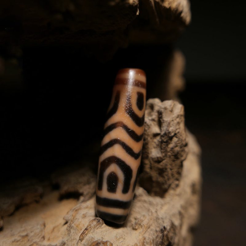 Vajra Courage Six-Eye Pendant - Image 3