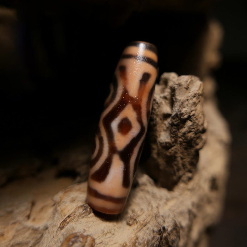 Guardian Red Dragon Eye Dzi Pendant - Image 3