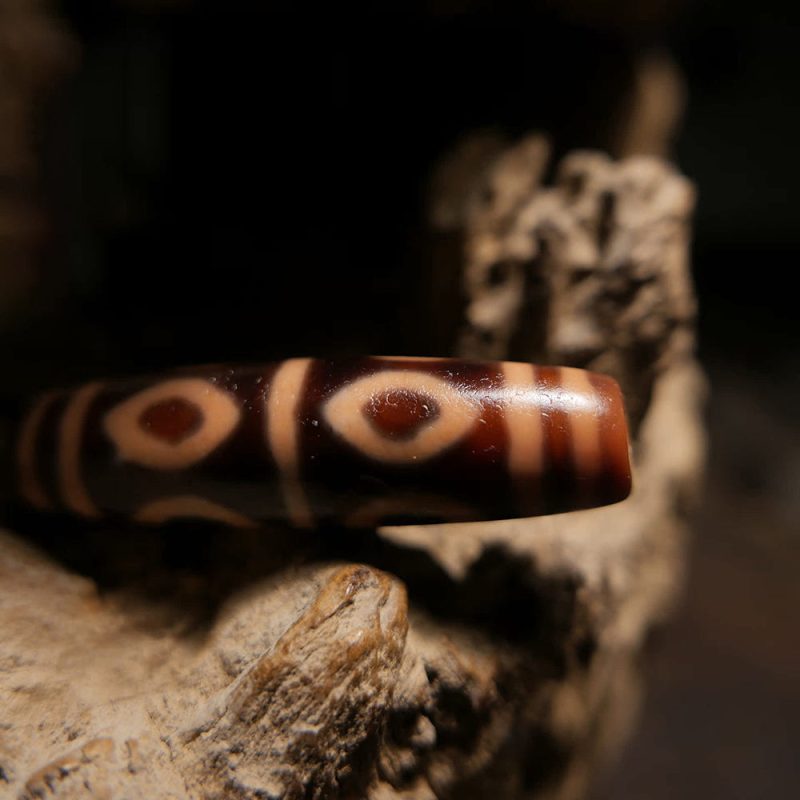 Guardian Eight-Eye Dzi Pendant - Image 4