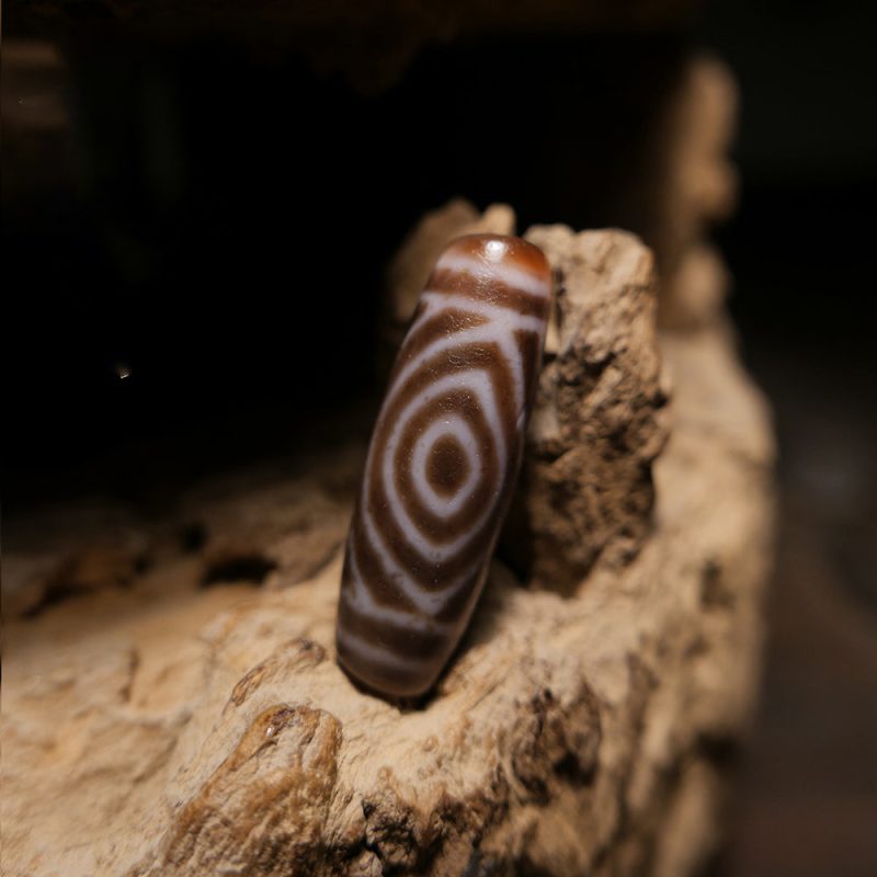 Clarity Two-Eye Dzi Pendant - Image 4