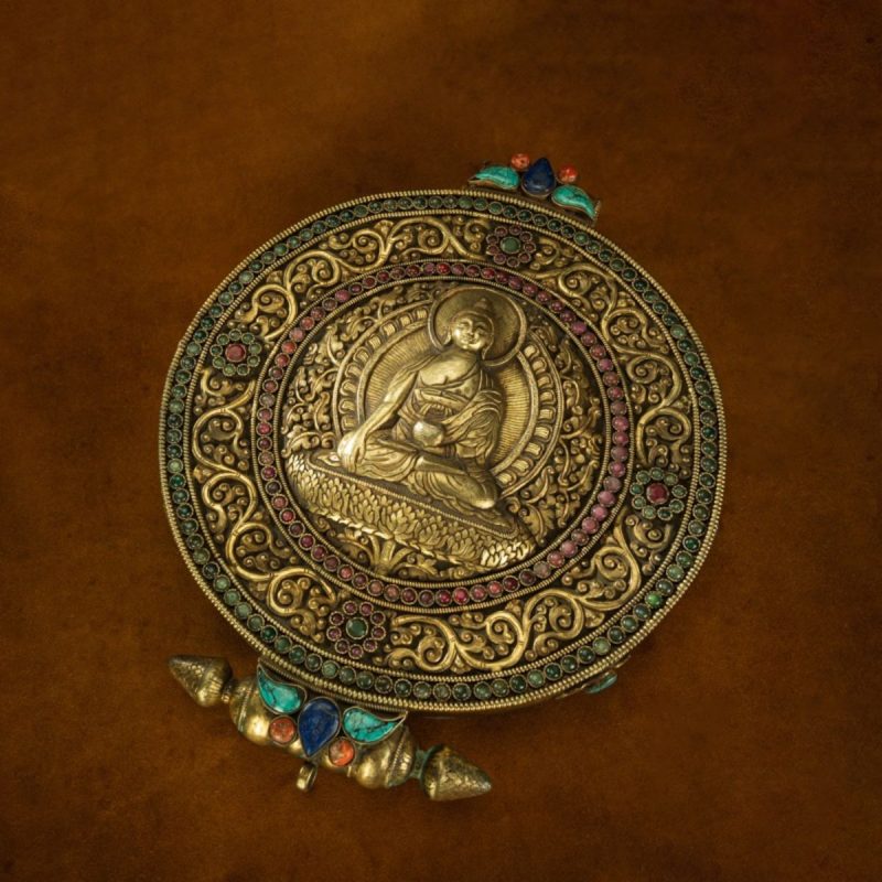 Qing Dynasty Tibetan Antique Gau Box Shakyamuni Buddha Repoussé and Gilt Gyirong Lakang Monastery - Image 3