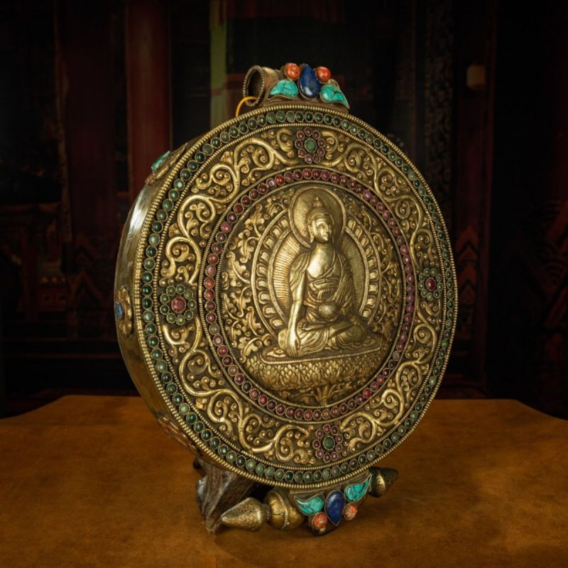 Qing Dynasty Tibetan Antique Gau Box Shakyamuni Buddha Repoussé and Gilt Gyirong Lakang Monastery - Image 4