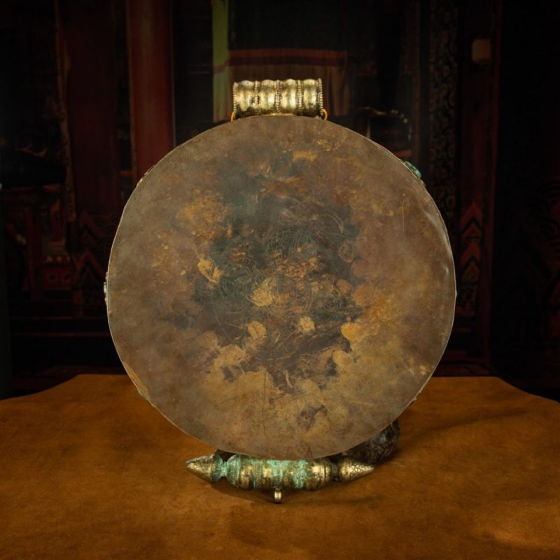 Qing Dynasty Tibetan Antique Gau Box Shakyamuni Buddha Repoussé and Gilt Gyirong Lakang Monastery - Image 5