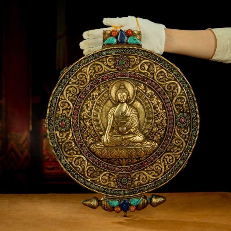 Qing Dynasty Tibetan Antique Gau Box Shakyamuni Buddha Repoussé and Gilt Gyirong Lakang Monastery - Image 6