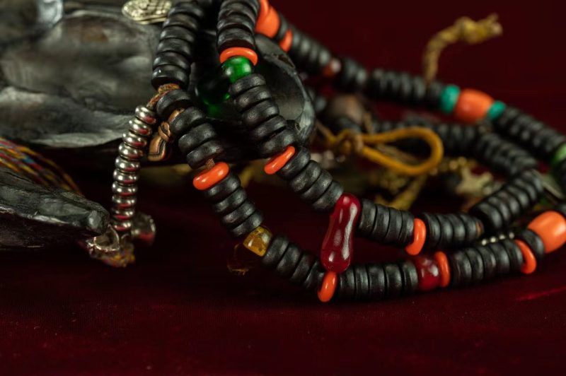 19th Century 108 Tibetan Antique Accessories Rosary Beads Old Red Sandalwood Bhaisajyaguru Beads - Image 11