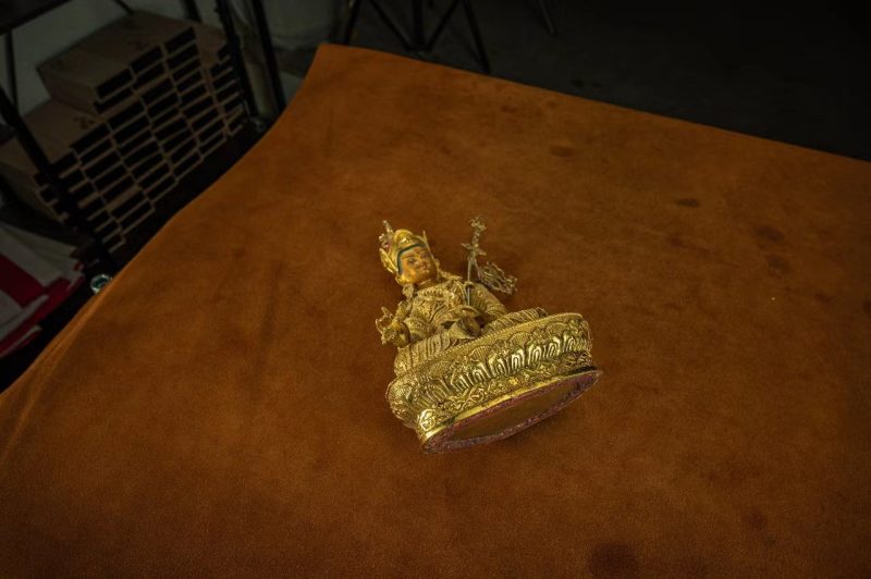 19th Century Padmasambhava Tibetan Antique Buddha Statue Fully Engraved Gilt From Dorje Drak Monastery - Image 12