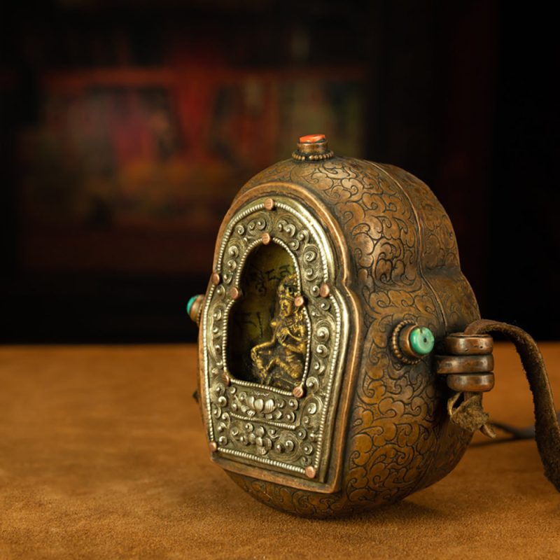 Rare Qing Dynasty Tibetan Silver Green Tara Ghau Box with Sacred Relic - Image 3