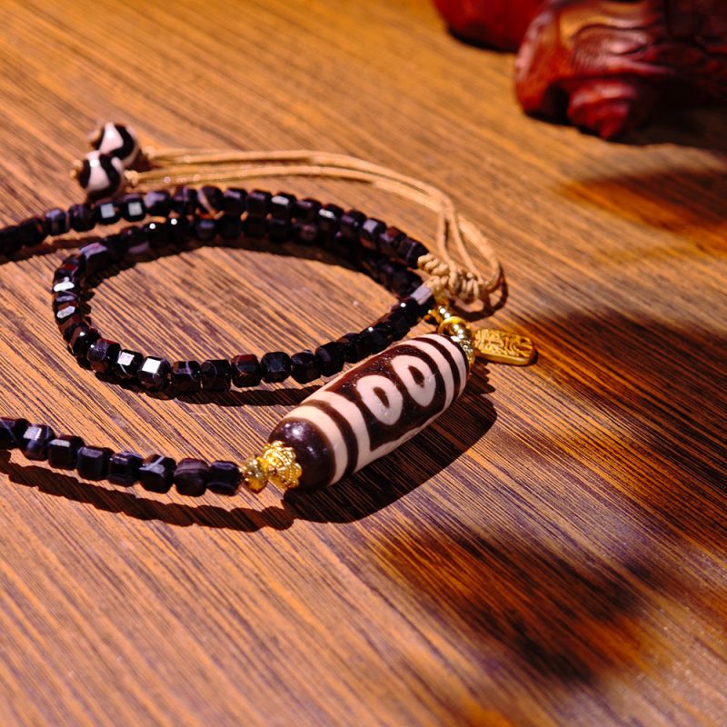 Five-Eye Tibetan Agate Pendant – Protection Talisman with Handcrafted Design - Image 2