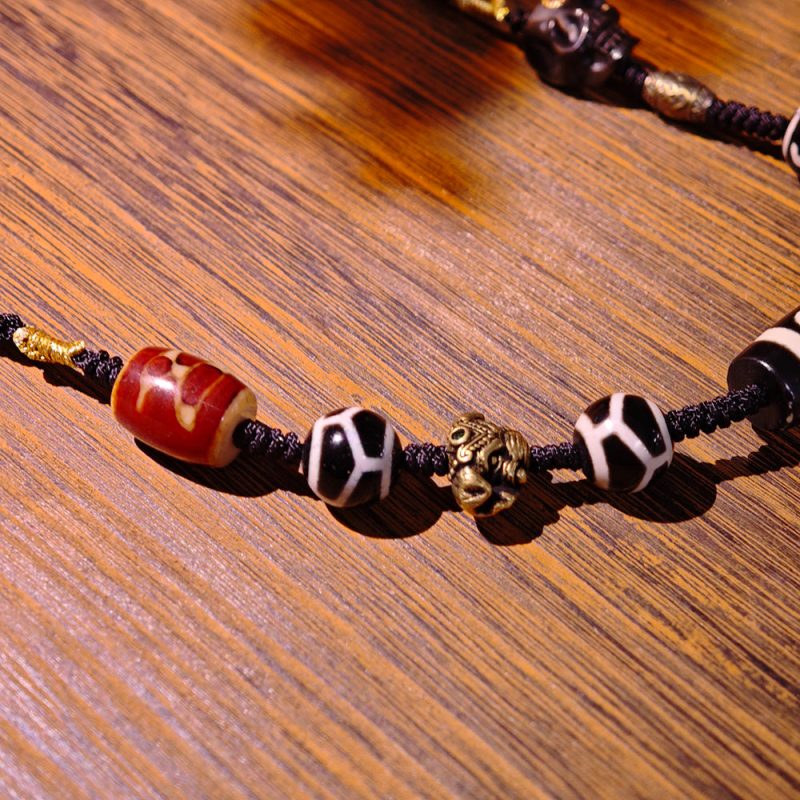 Nine-Eye Tibetan Agate Pendant – Spiritual Protection Necklace with Handcrafted Design - Image 3