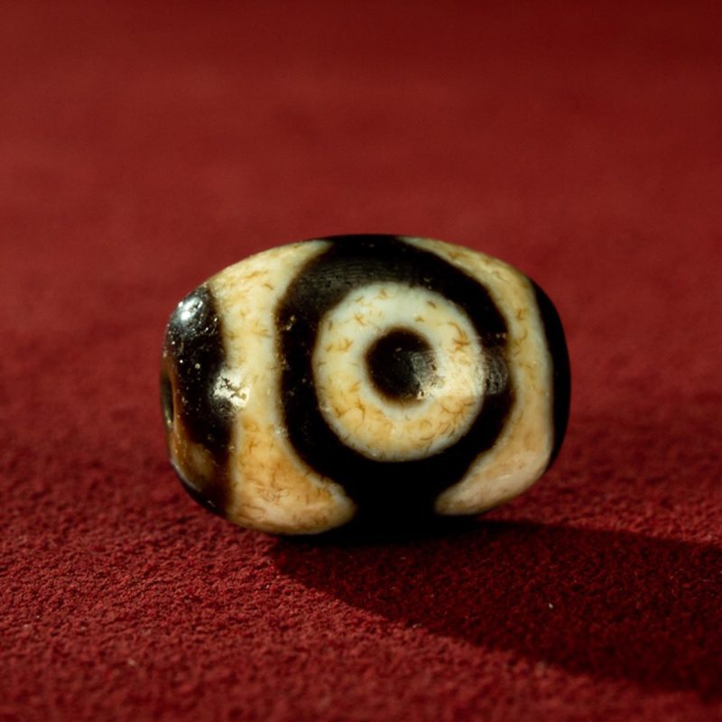 Daro Tiger Tooth Three Eyes Old Dzi Beads Tibetan Millennium Dzi Beads - Image 2