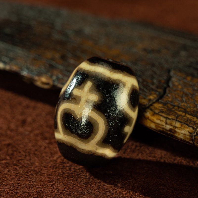 Daro Aquarius Old Dzi Beads Tibetan Millennium Dzi Beads Yellow and Pure - Image 2