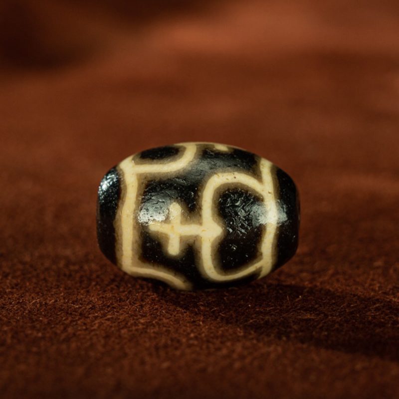 Daro Aquarius Old Dzi Beads Tibetan Millennium Dzi Beads Yellow and Pure - Image 5