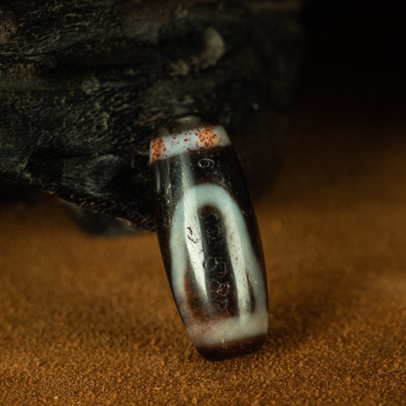 One-Eye Old Dzi beads from Mount Xumi Thousand-year-old Dzi beads from Tibet Large grains of cinnabar - Image 3