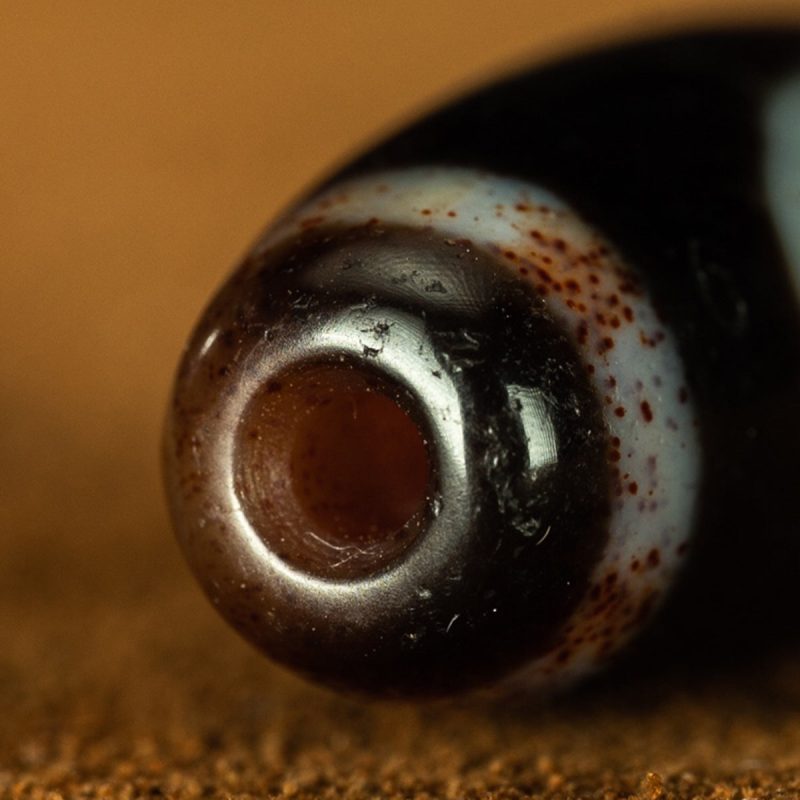 One-Eye Old Dzi beads from Mount Xumi Thousand-year-old Dzi beads from Tibet Large grains of cinnabar - Image 5