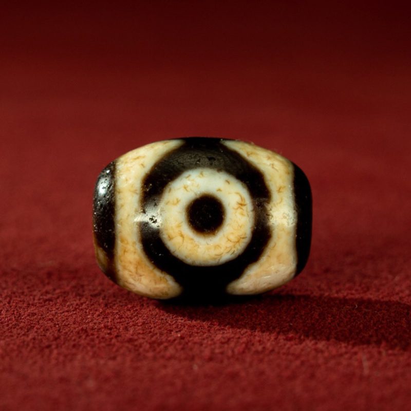 Daro Tiger Tooth Three Eyes Old Dzi Beads Tibetan Millennium Dzi Beads - Image 5