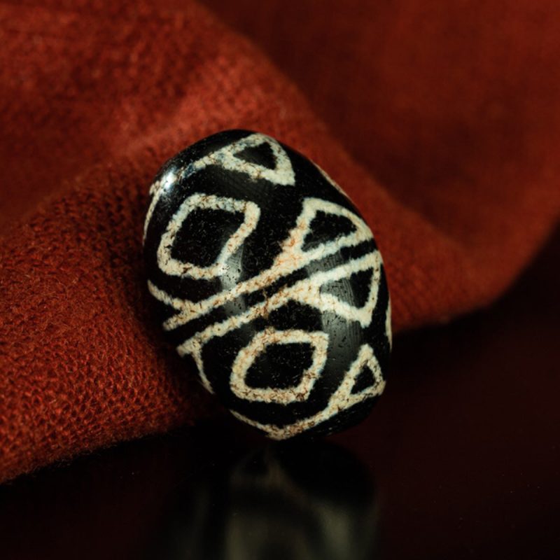 Hollow Tiger Tooth Vajra Six Eyes Old Dzi Beads Tibetan Millennium Dzi Beads Inlaid Erosion Special and Rare - Image 3