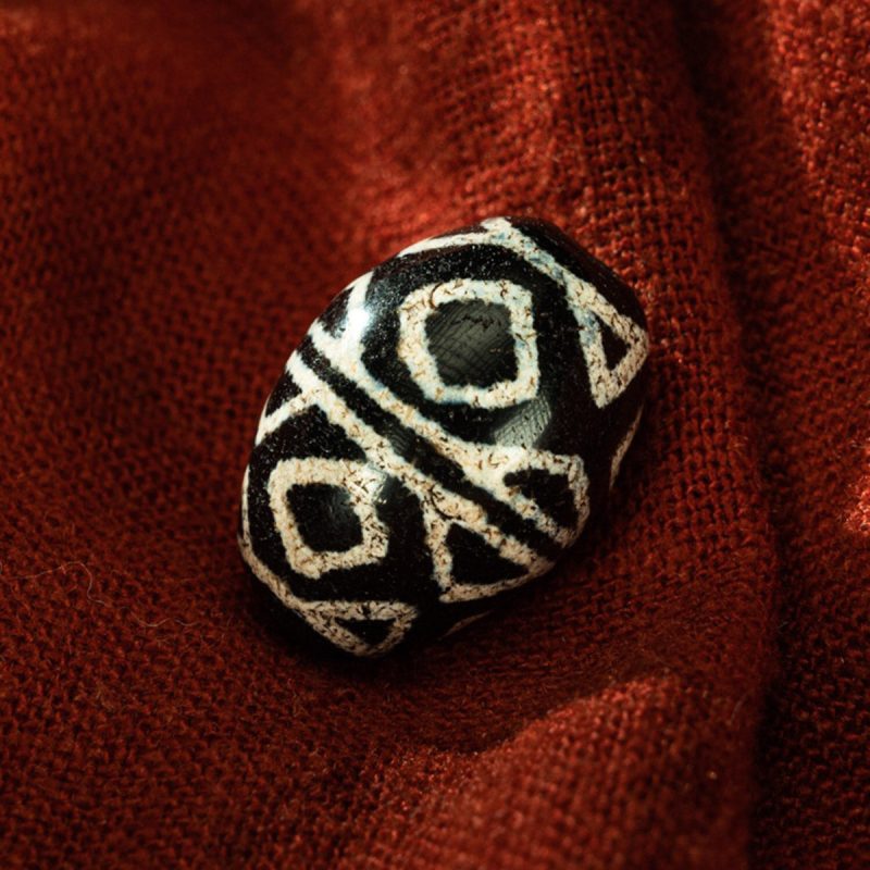 Hollow Tiger Tooth Vajra Six Eyes Old Dzi Beads Tibetan Millennium Dzi Beads Inlaid Erosion Special and Rare - Image 4
