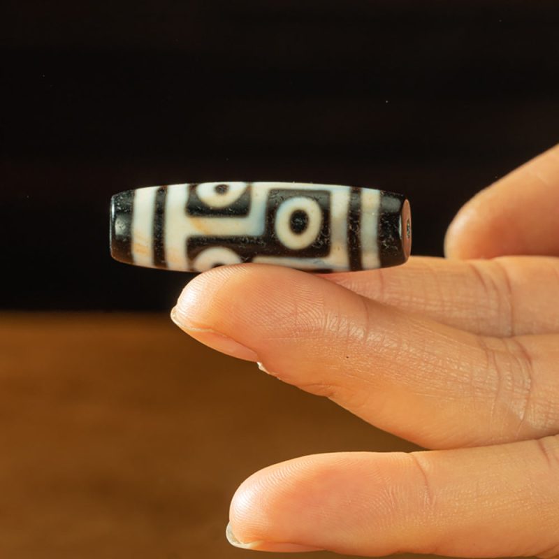 Eternal Nine-Eye Dzi Pendant – Legendary Shale Energy Charm - Image 4