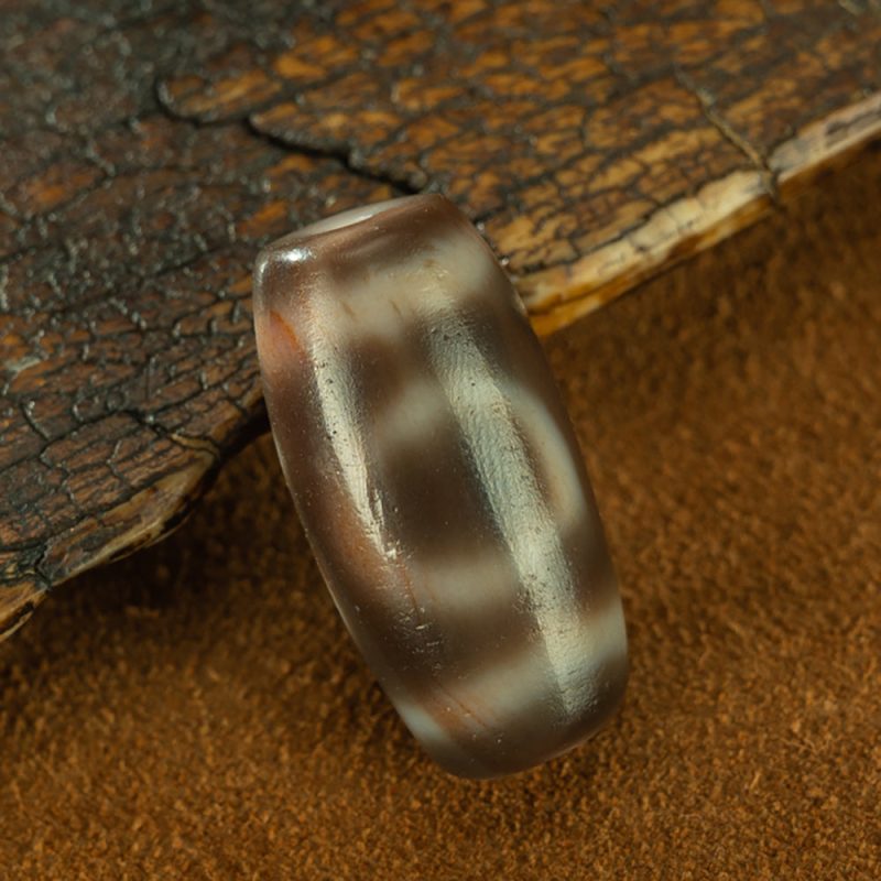 Eternal Grace Nine-Eye Dzi Pendant – Vintage Shale Treasure - Image 2