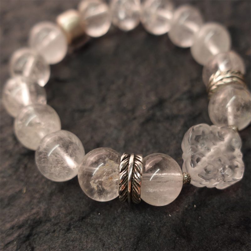Pure Tranquility Tibetan White Quartz & Silver Wishful Cloud Bracelet - Image 4
