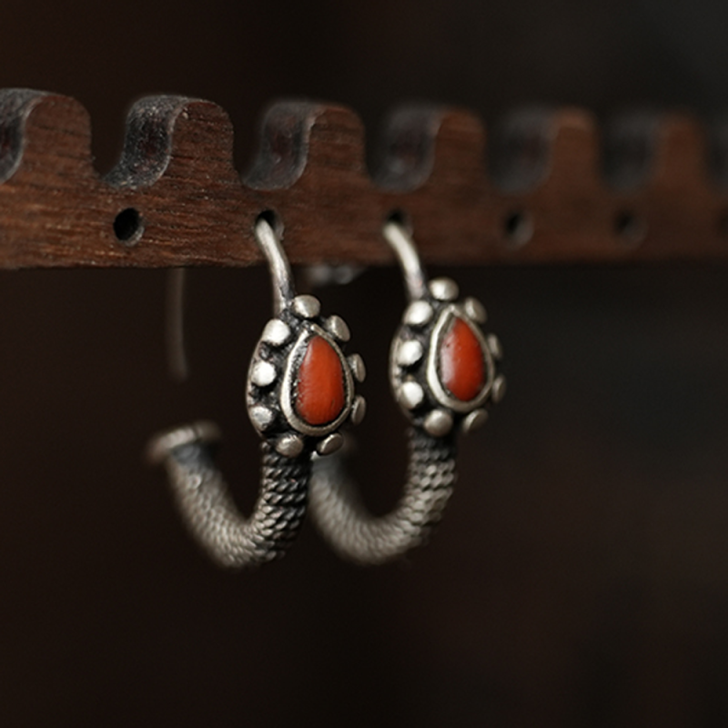 Sacred Guardian Agate Silver Hoop Earrings - Image 4