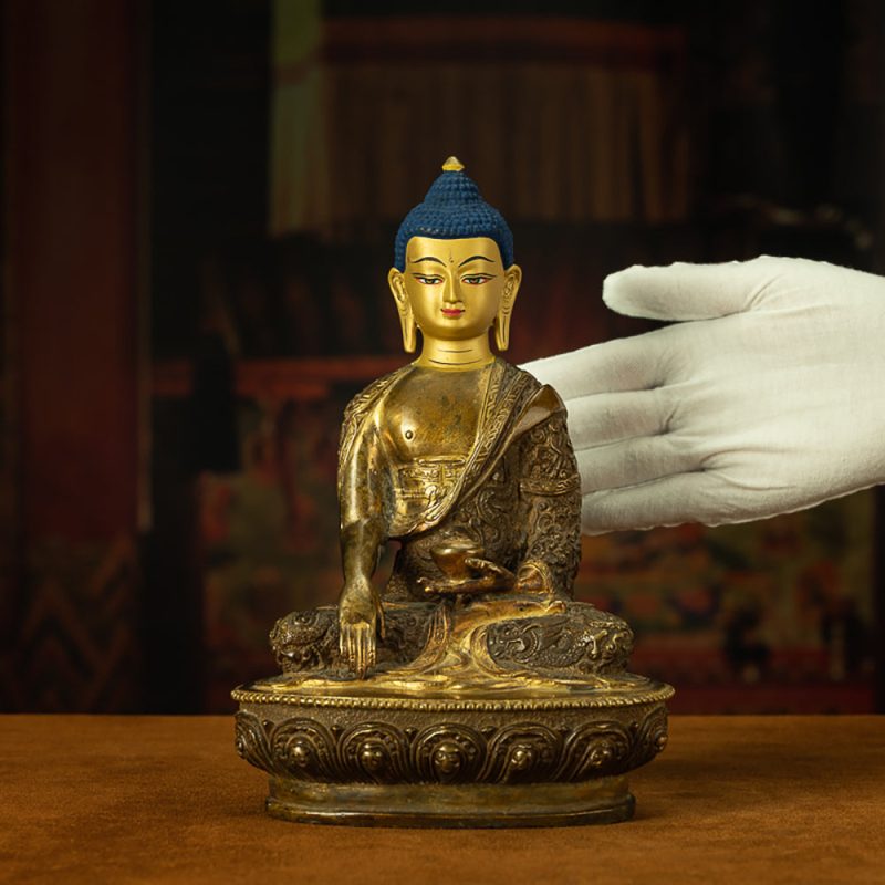 Antique Bronze Shakyamuni Buddha Statue - Timeless Serenity - Image 4