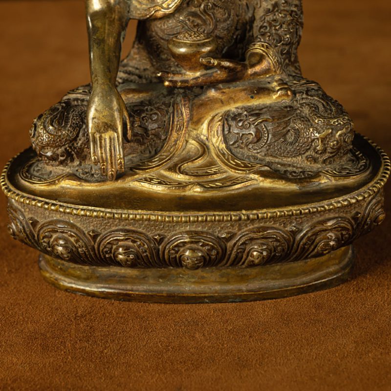 Antique Bronze Shakyamuni Buddha Statue - Timeless Serenity - Image 5