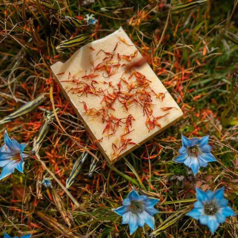 Revitalizing Face Soap Saffron Yak Milk Natural Handmade - Image 4